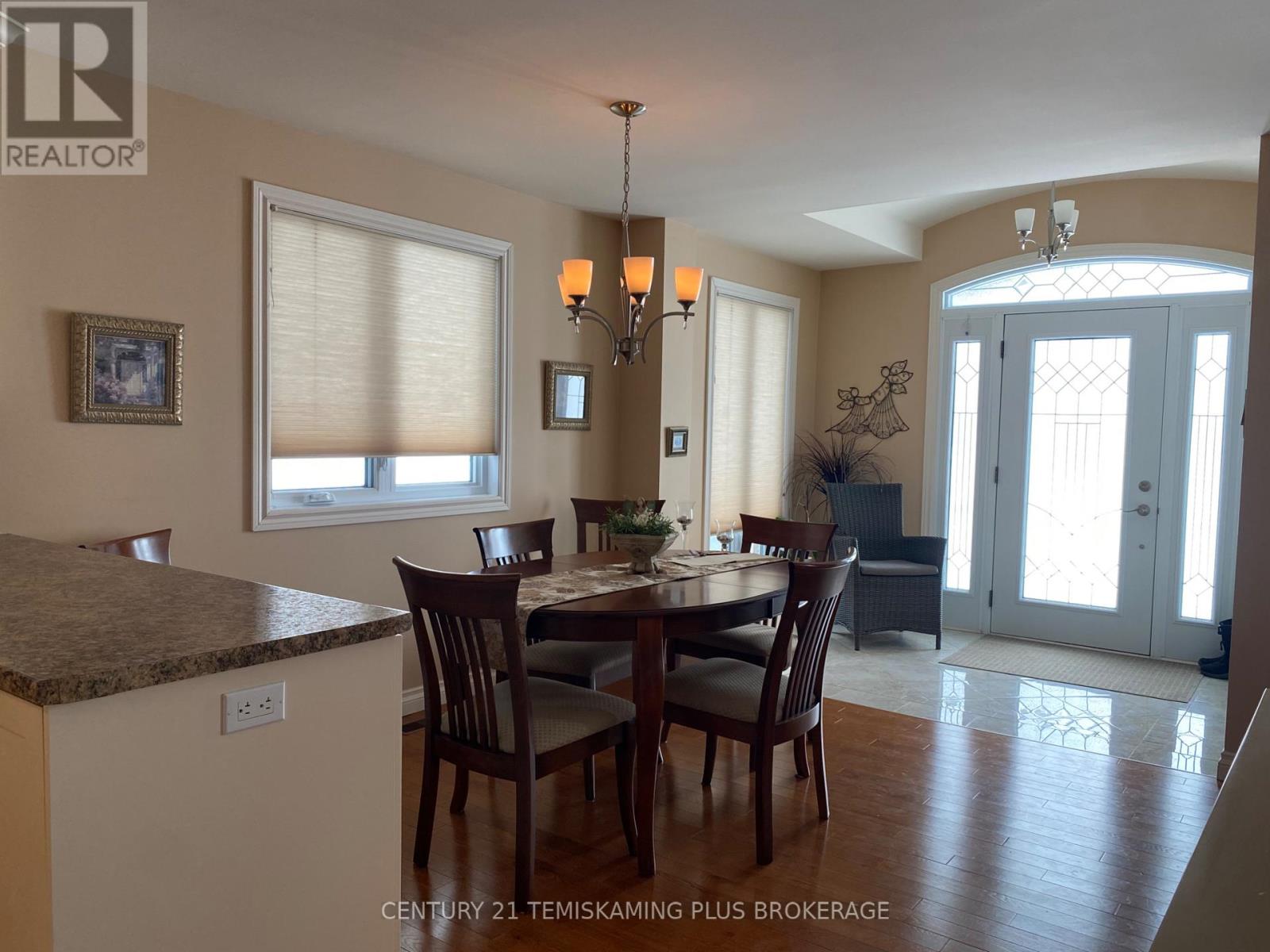 235 Mc Kelvie Street, Temiskaming Shores (New Liskeard), Ontario  P0J 1P0 - Photo 10 - T12878078