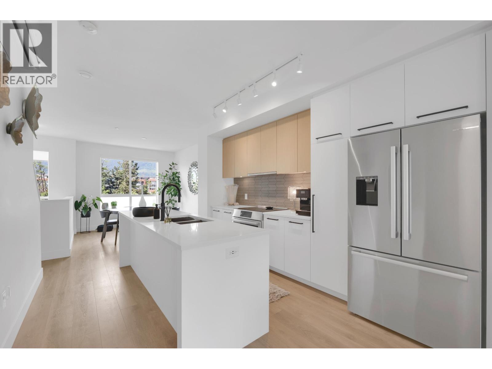 38043 HELM WAY, Squamish, British Columbia