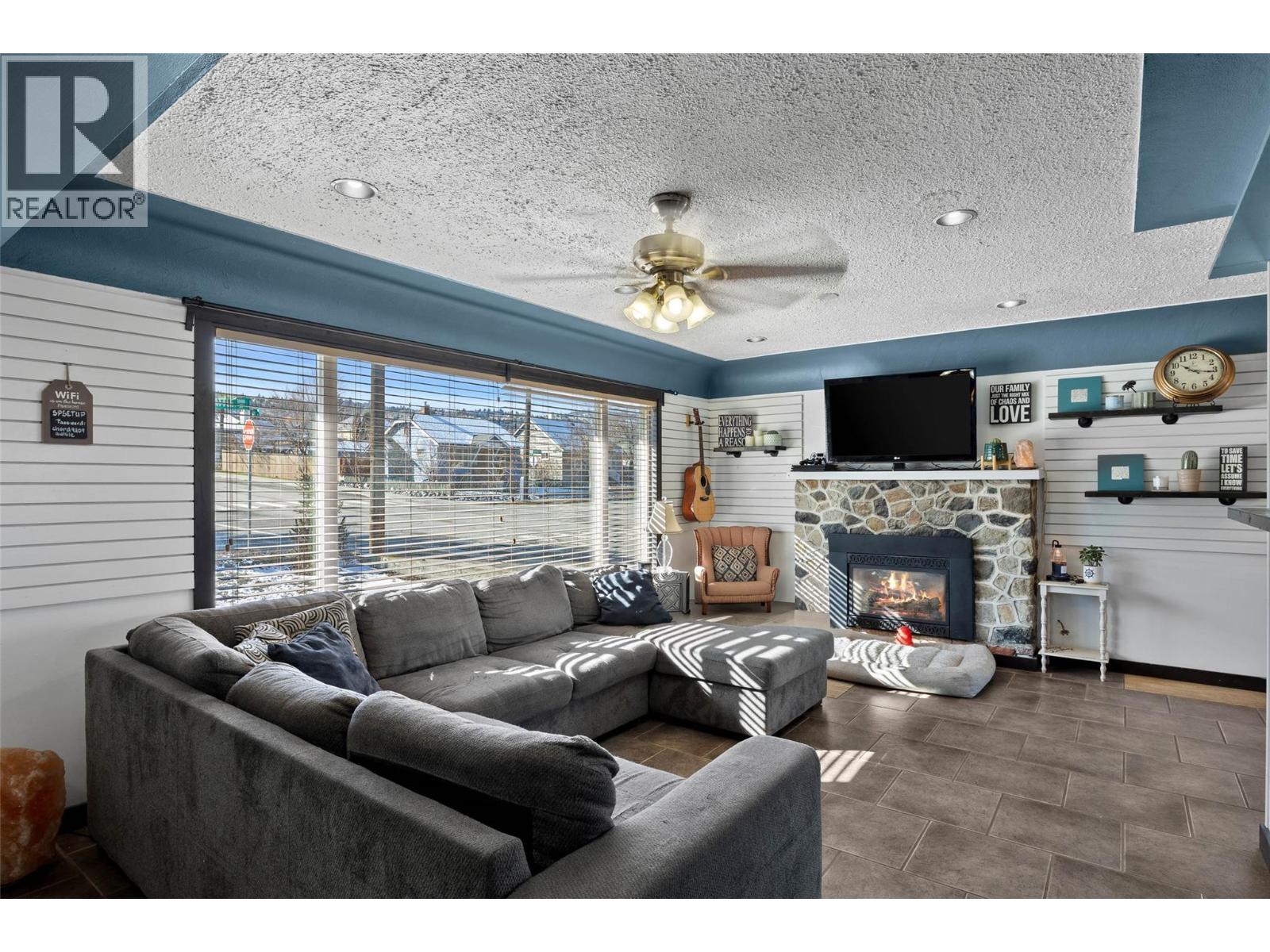 1006 Battle Street Kamloops Photo 5 1006 Battle Street Kamloops Photo 5