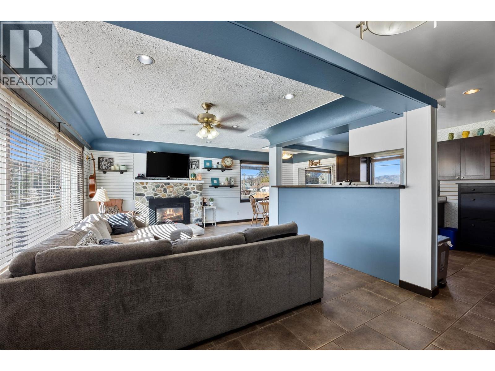 1006 Battle Street Kamloops Photo 4 1006 Battle Street Kamloops Photo 4