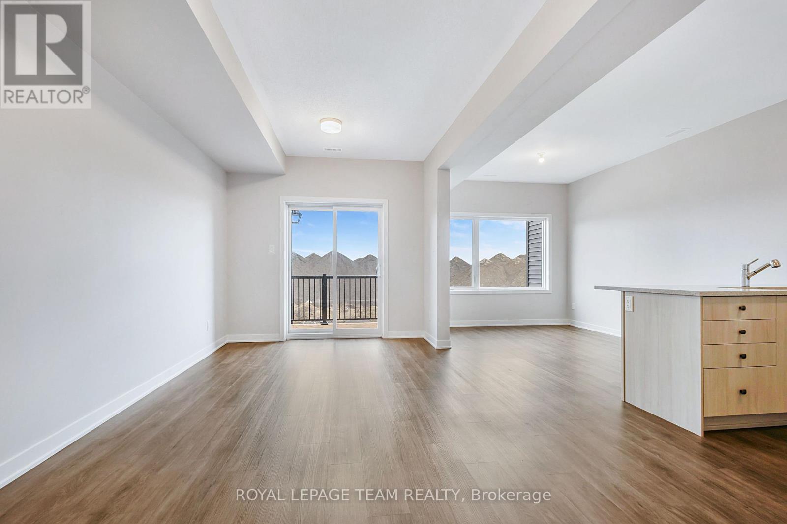 1004 Elixir Place, Ottawa, Ontario  K2K 1X7 - Photo 5 - X12878040