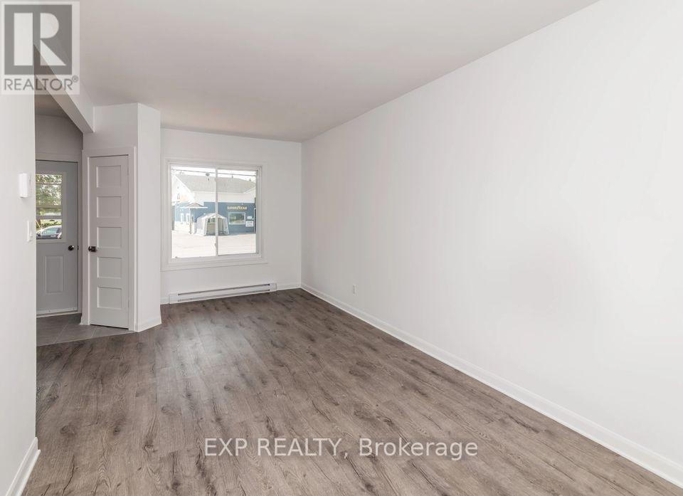 2 - 3203 Principale Street, Alfred And Plantagenet, Ontario  K0A 3K0 - Photo 6 - X12878076