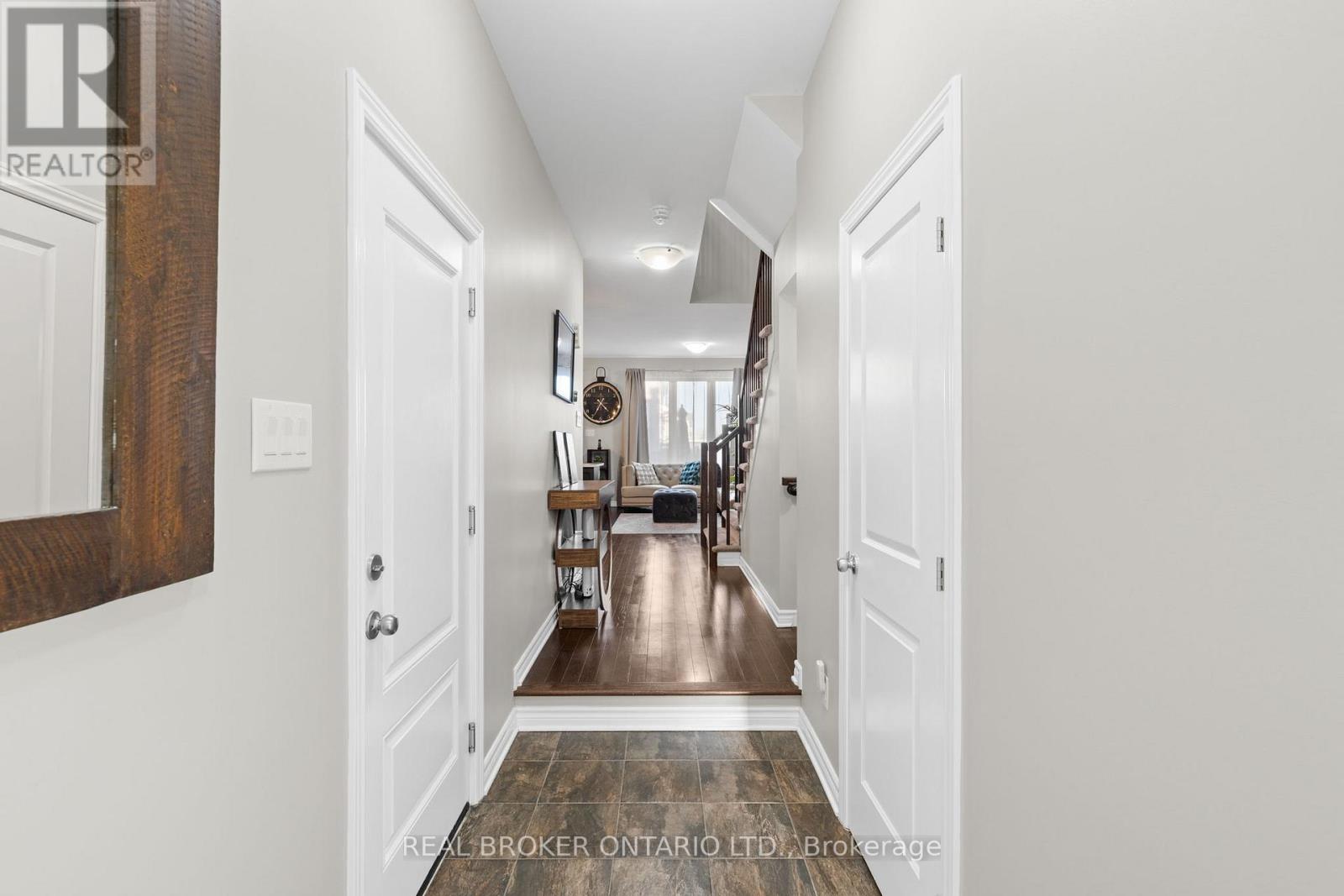 792 Cedar Creek Drive, Ottawa, Ontario  K1T 0M6 - Photo 7 - X12878098