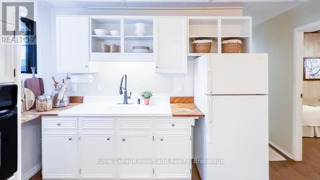 71702 Old Cedarbank Lane, Bluewater, Ontario  N0M 1N0 - Photo 15 - X12438099