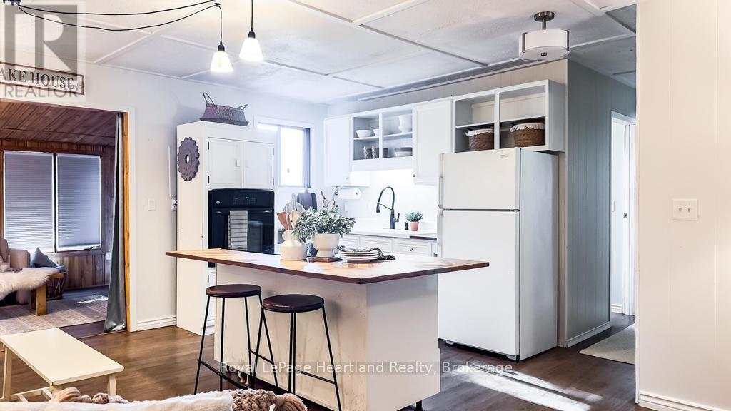 71702 Old Cedarbank Lane, Bluewater, Ontario  N0M 1N0 - Photo 12 - X12438099