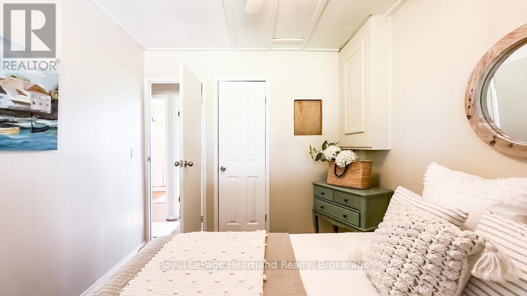 71702 Old Cedarbank Lane, Bluewater, Ontario  N0M 1N0 - Photo 28 - X12438099