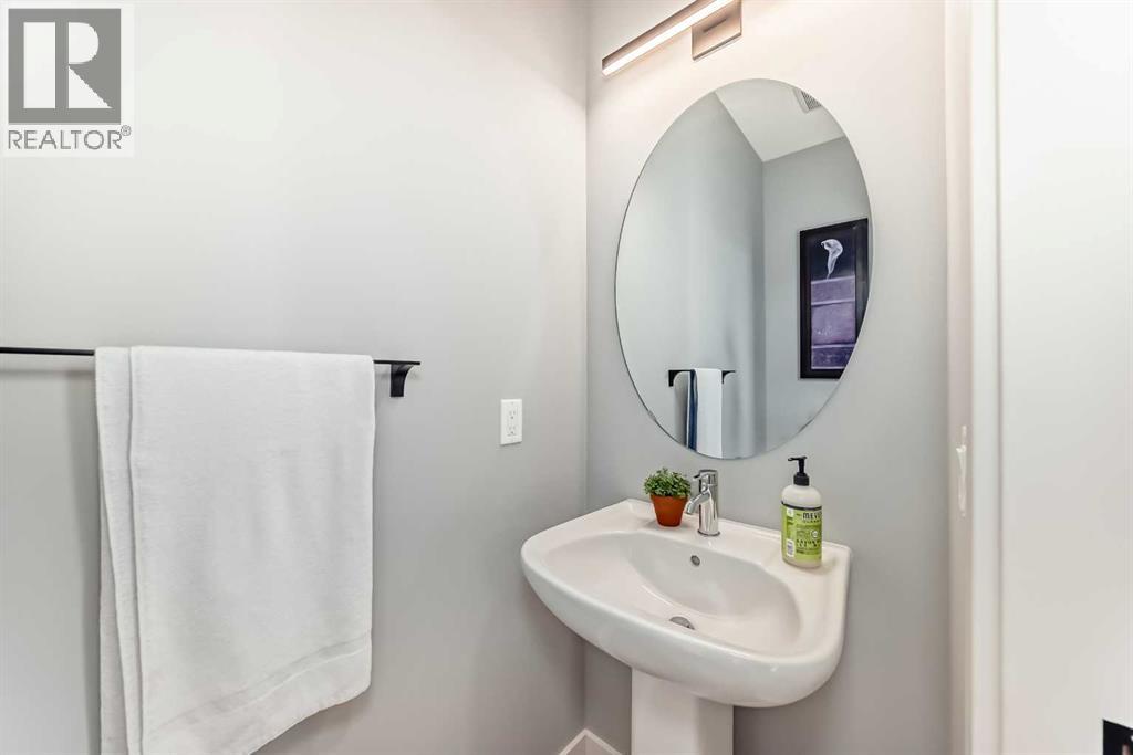 29 Precedence Glen, Cochrane, Alberta  T4C 2W7 - Photo 19 - A2292540