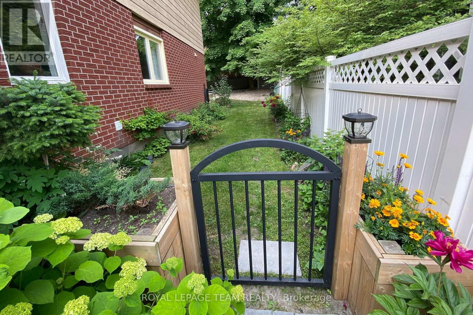 229 Walden Drive, Ottawa, Ontario  K2K 2M3 - Photo 43 - X12877870