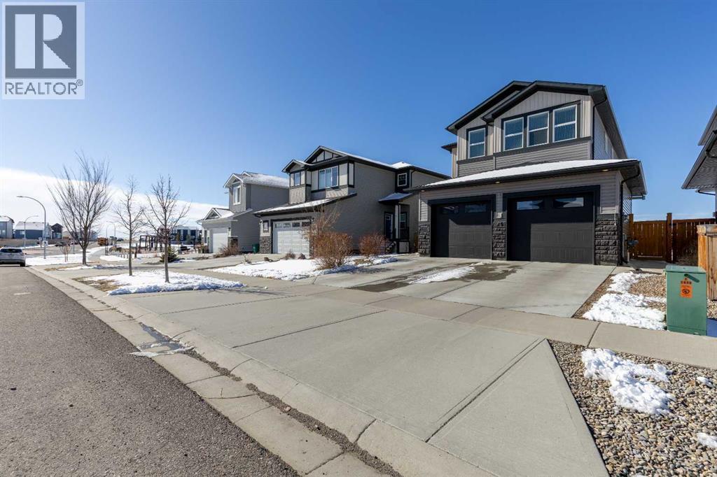 1492 Coalbanks Boulevard W, Lethbridge, Alberta  T1J 5L5 - Photo 2 - A2292061