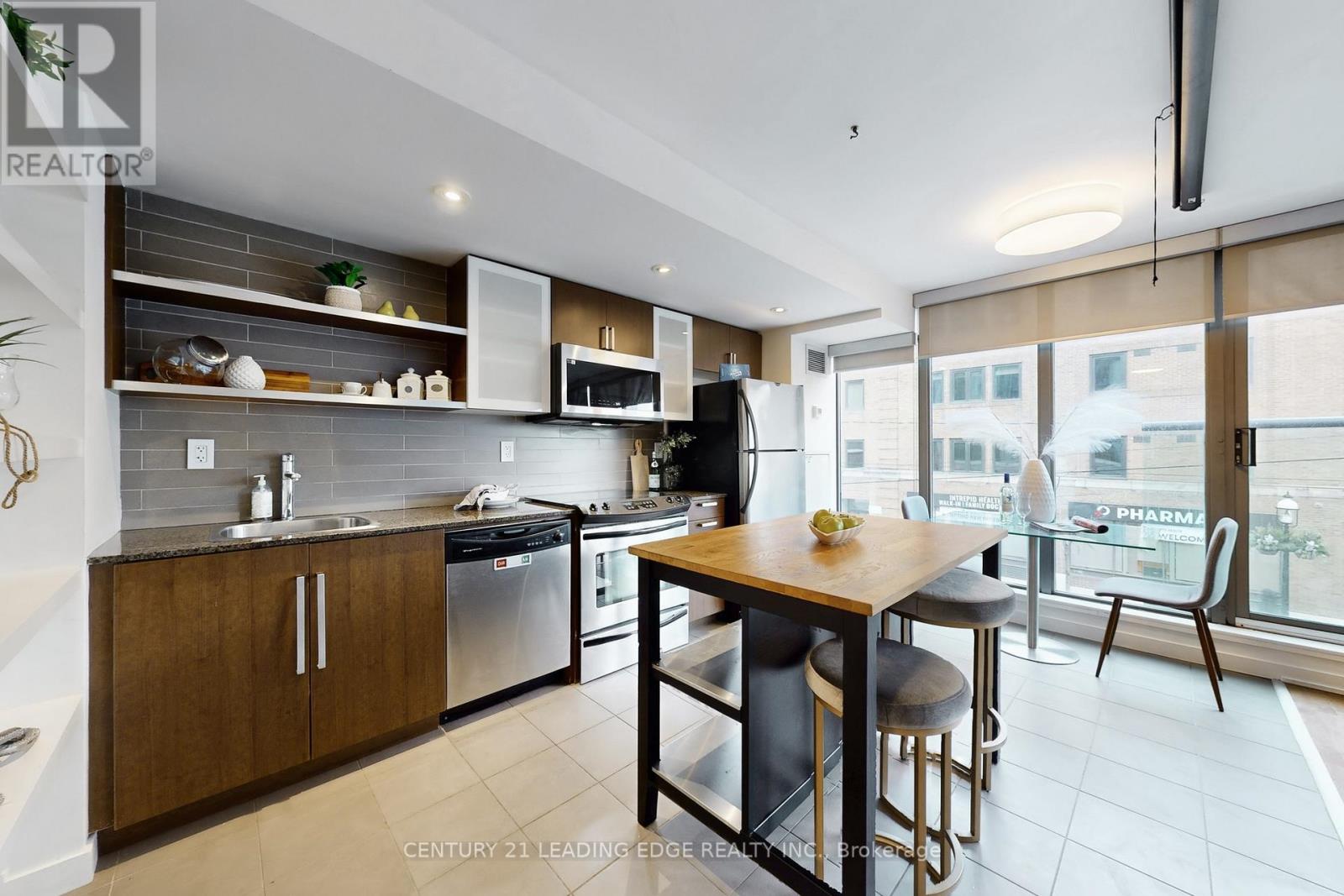 215 - 33 Lombard Street, Toronto (Church-Yonge Corridor), Ontario  M5C 3H8 - Photo 10 - C12878054