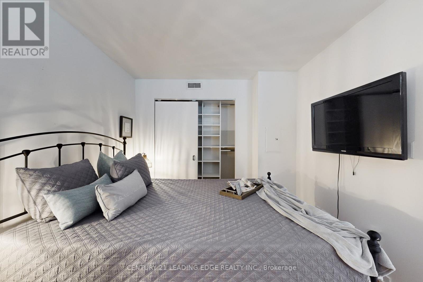 215 - 33 Lombard Street, Toronto (Church-Yonge Corridor), Ontario  M5C 3H8 - Photo 16 - C12878054