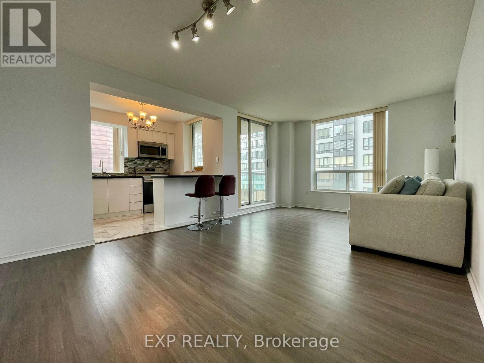 708 - 8 PEMBERTON AVENUE, toronto (newtonbrook east), Ontario