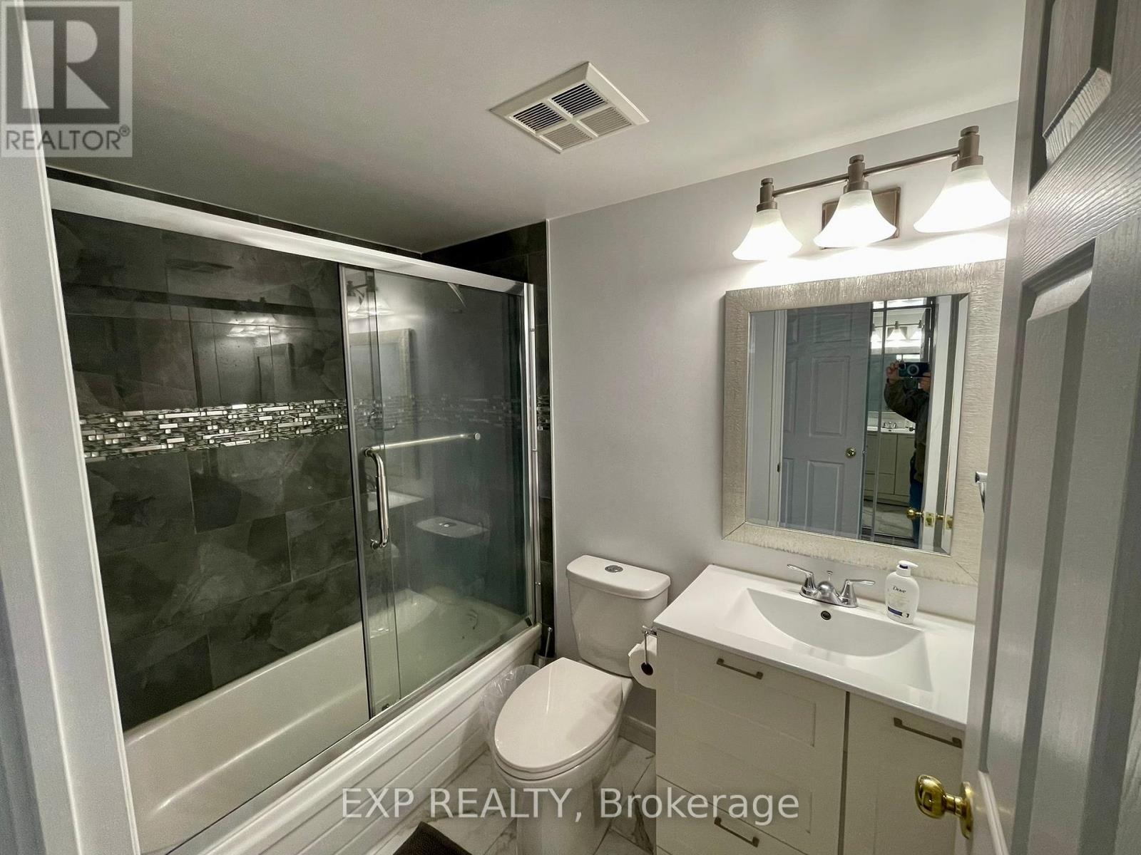 708 - 8 Pemberton Avenue, Toronto, Ontario  M2M 4K8 - Photo 11 - C12878070