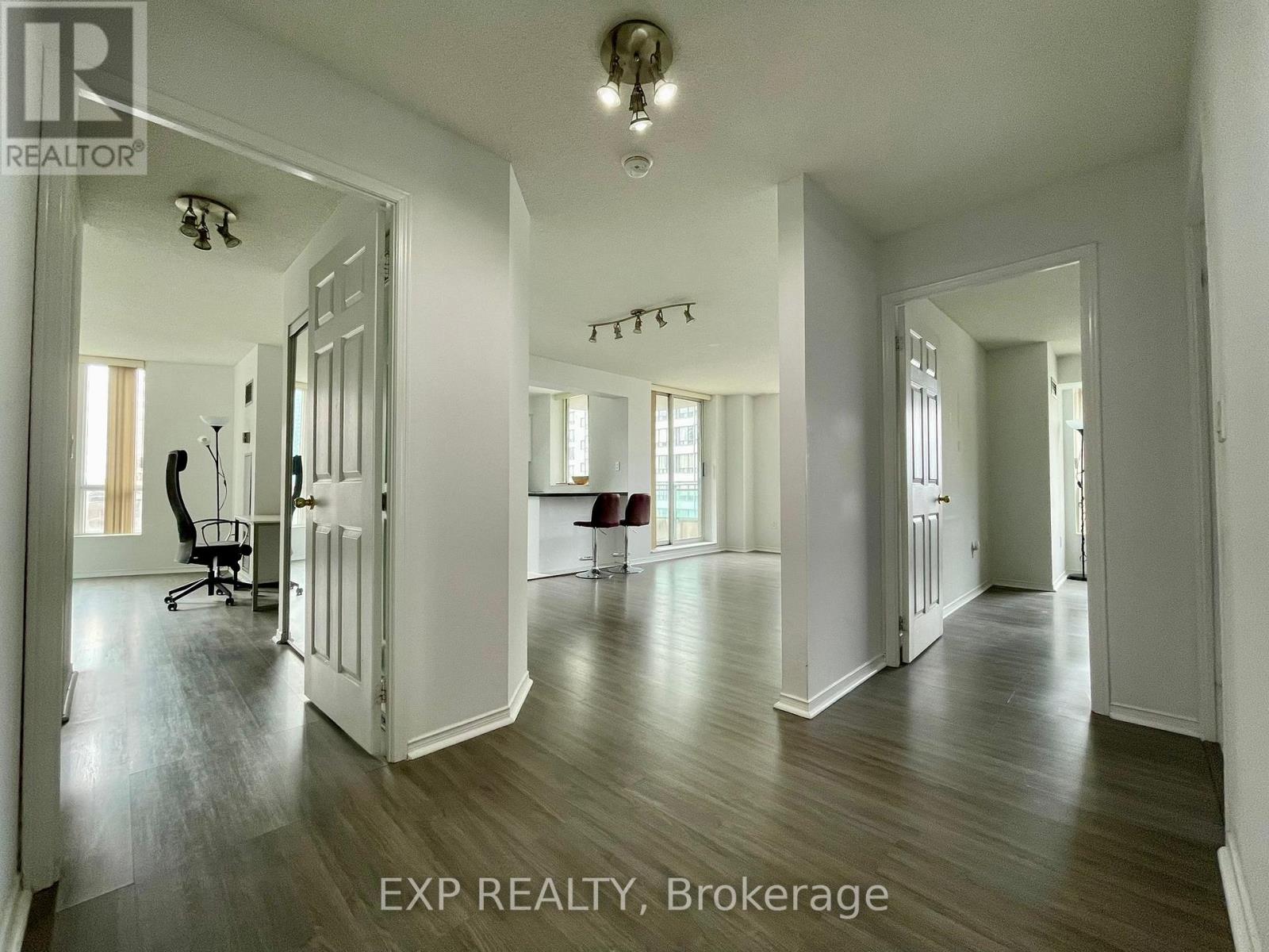 708 - 8 Pemberton Avenue, Toronto, Ontario  M2M 4K8 - Photo 3 - C12878070