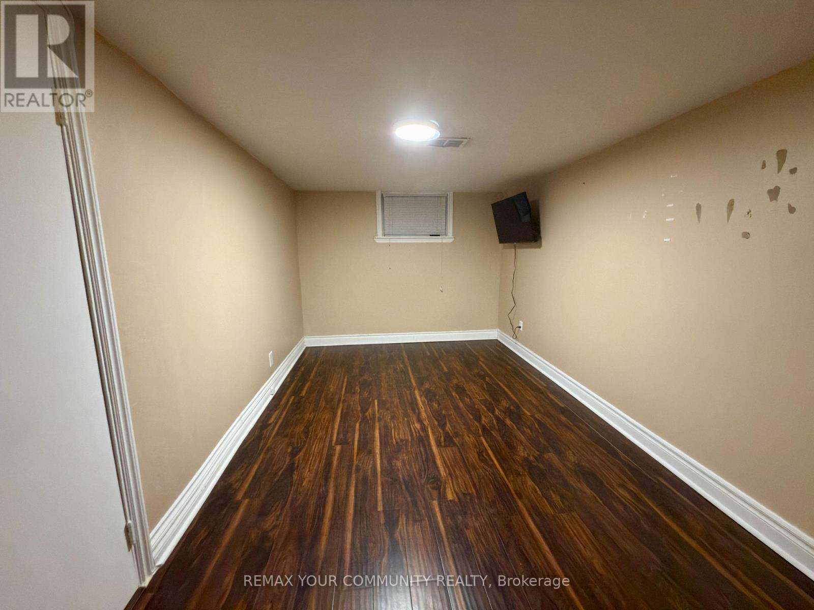 Lower Unit 1 - 86 Lesmount Avenue, Toronto, Ontario  M4J 3V9 - Photo 6 - E12878010