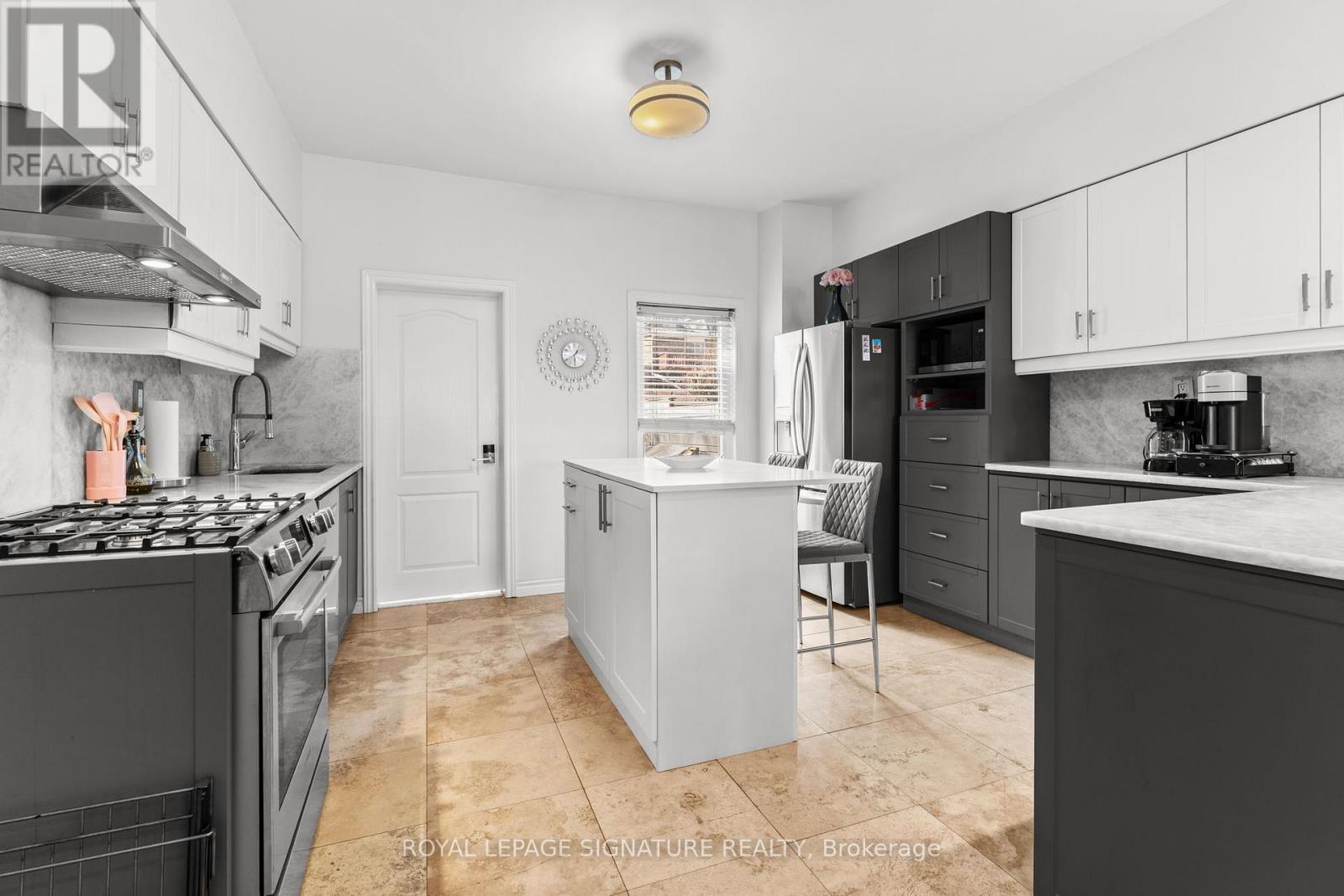 176 Hastings Avenue, Toronto, Ontario  M4L 2L3 - Photo 13 - E12878122