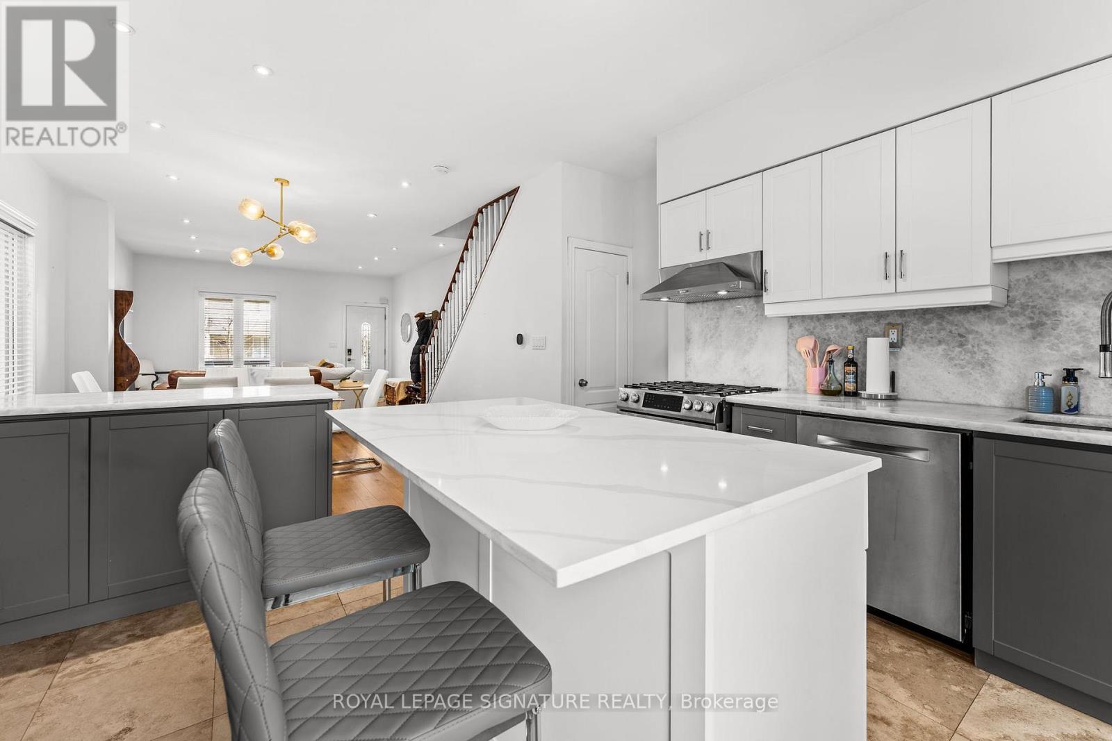 176 Hastings Avenue, Toronto, Ontario  M4L 2L3 - Photo 15 - E12878122