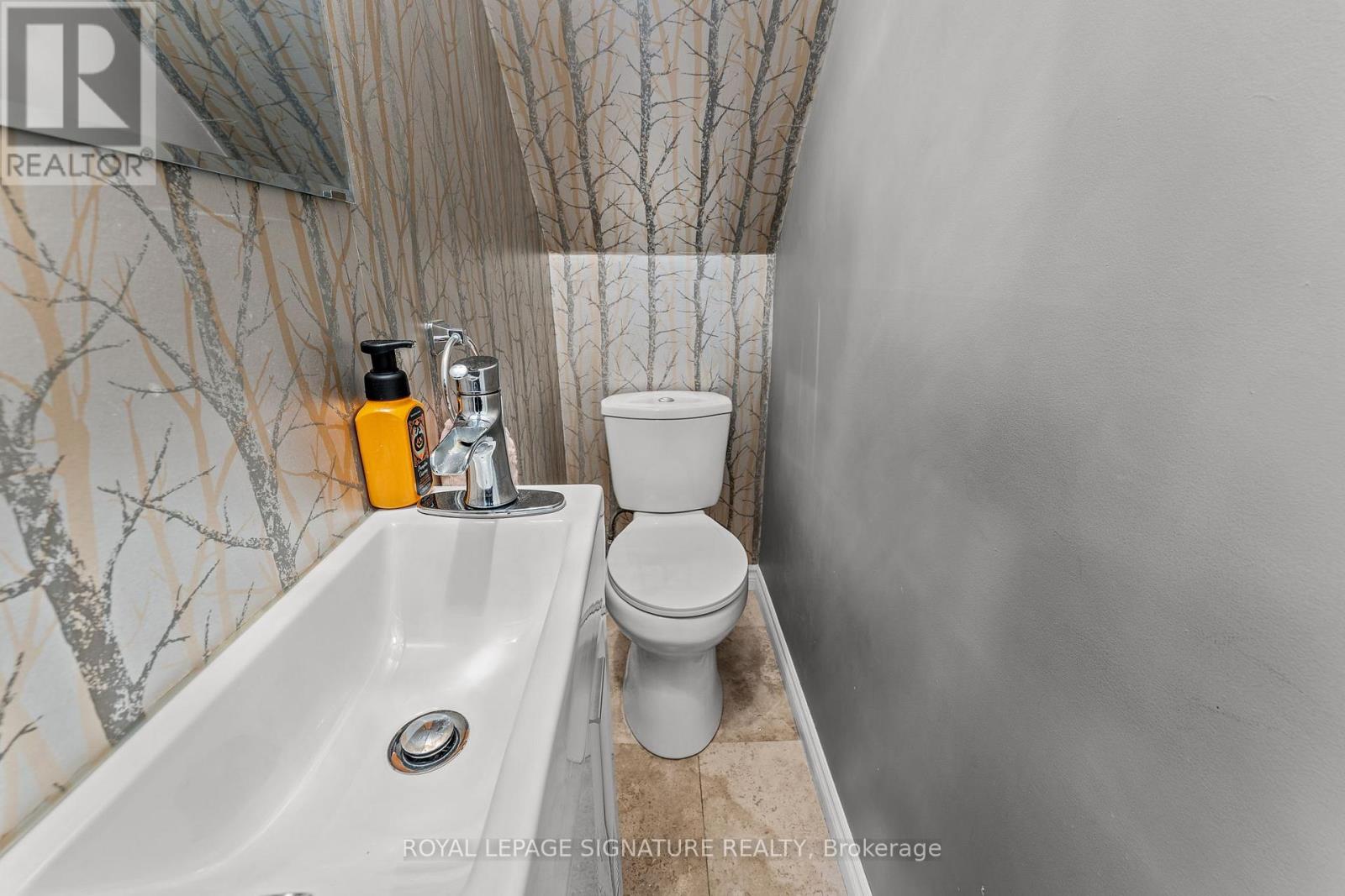 176 Hastings Avenue, Toronto, Ontario  M4L 2L3 - Photo 18 - E12878122