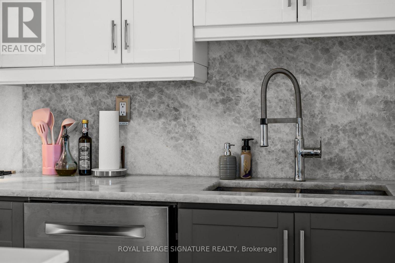 176 Hastings Avenue, Toronto, Ontario  M4L 2L3 - Photo 36 - E12878122