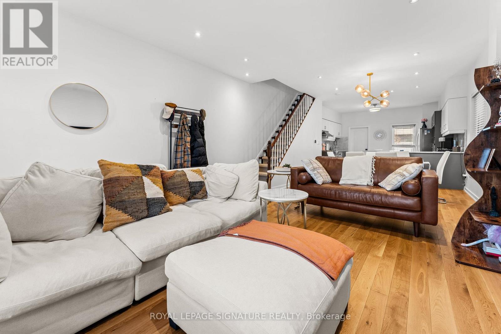 176 Hastings Avenue, Toronto, Ontario  M4L 2L3 - Photo 7 - E12878122