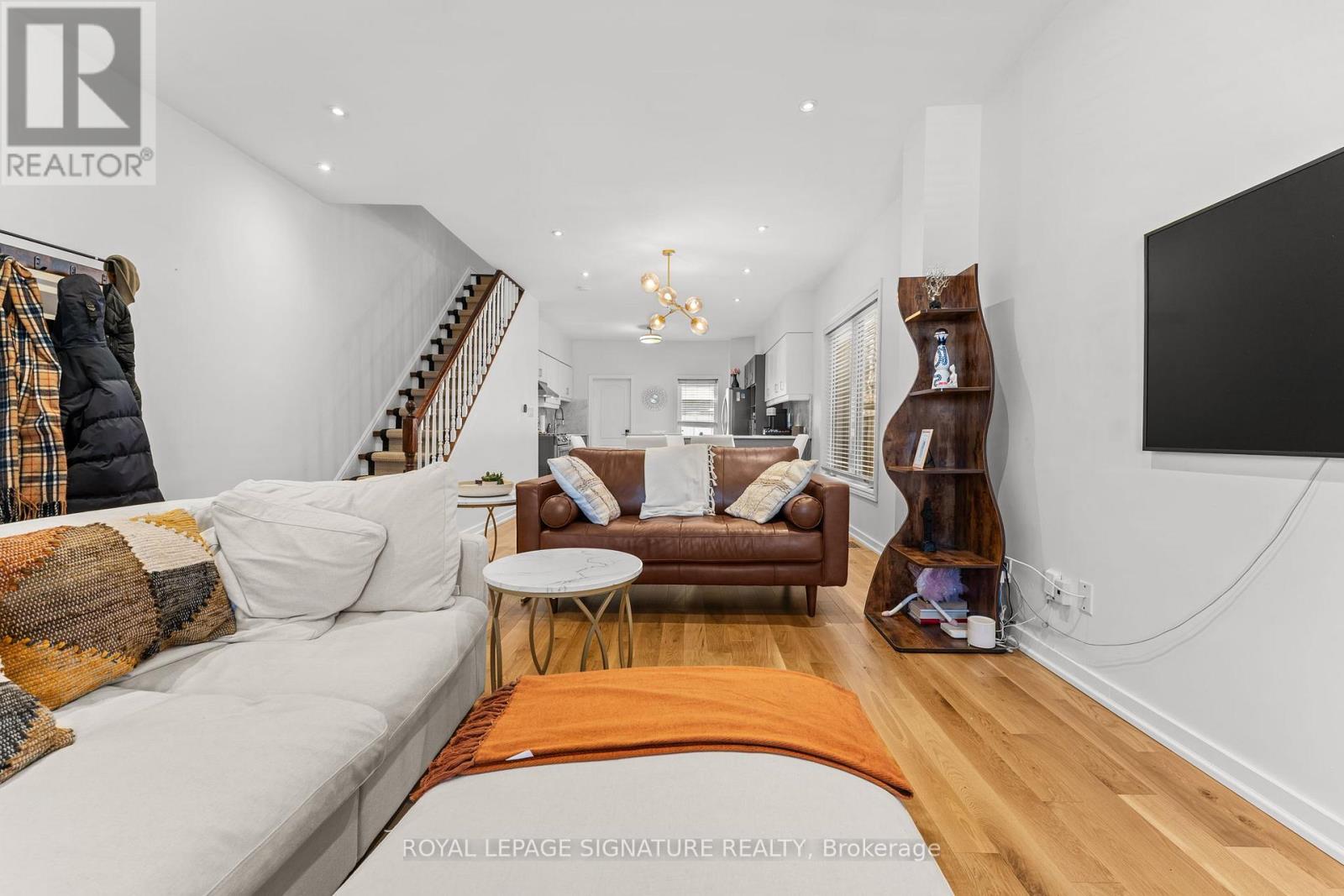 176 Hastings Avenue, Toronto, Ontario  M4L 2L3 - Photo 8 - E12878122