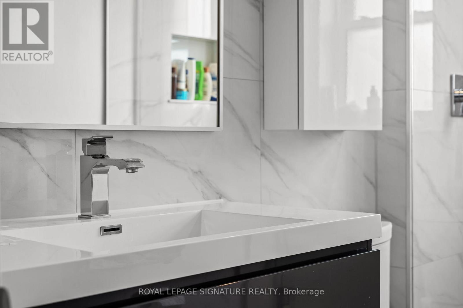 176 Hastings Avenue, Toronto, Ontario  M4L 2L3 - Photo 29 - E12878142