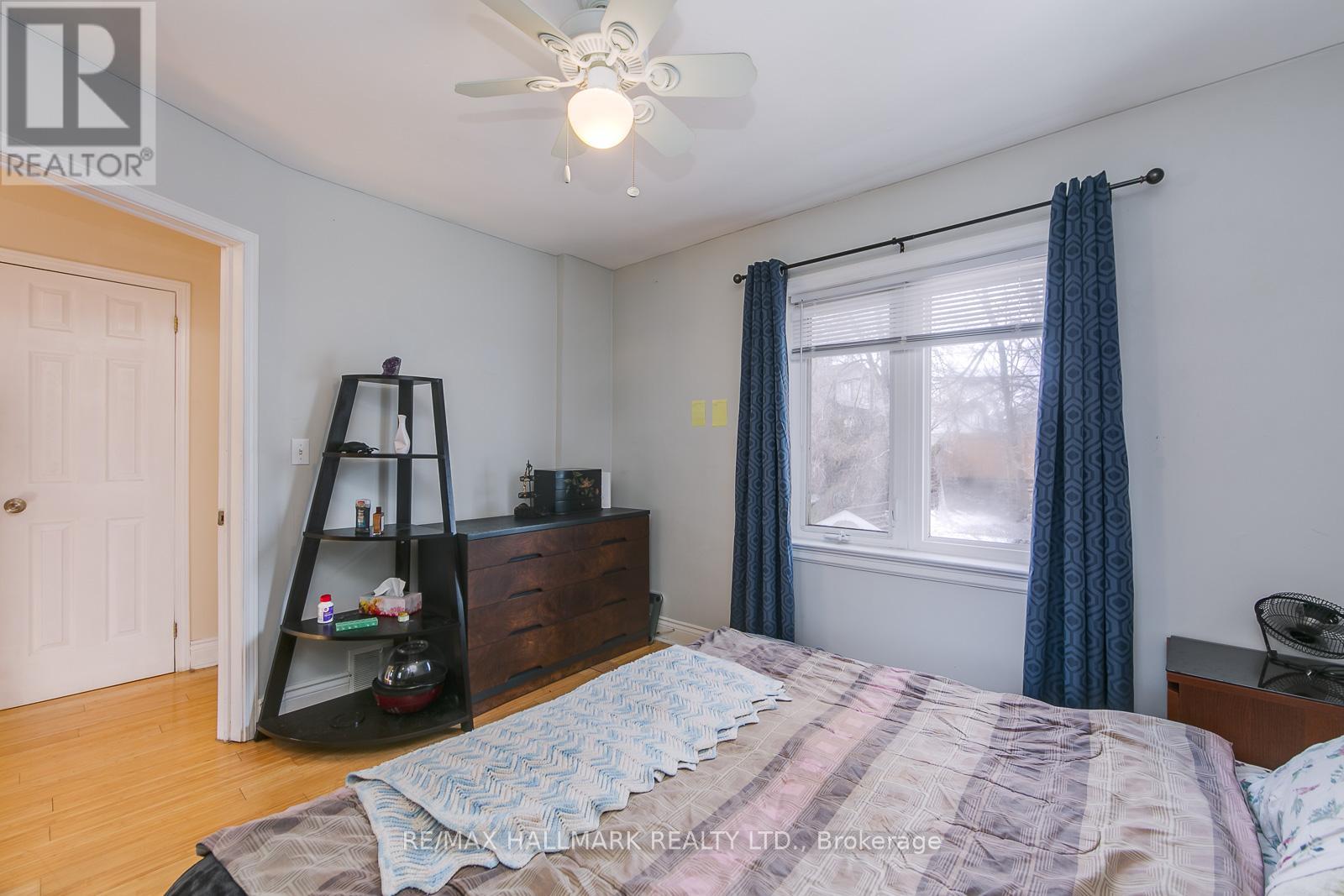 Upper - 96 Hertle Avenue, Toronto, Ontario  M4L 2T4 - Photo 15 - E12863116