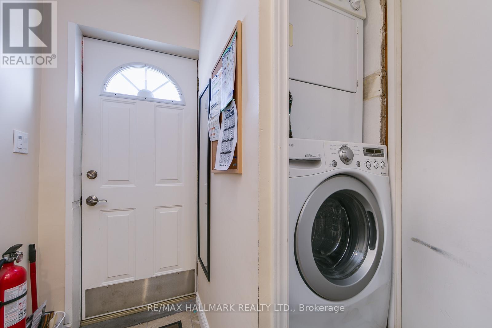 Upper - 96 Hertle Avenue, Toronto, Ontario  M4L 2T4 - Photo 20 - E12863116