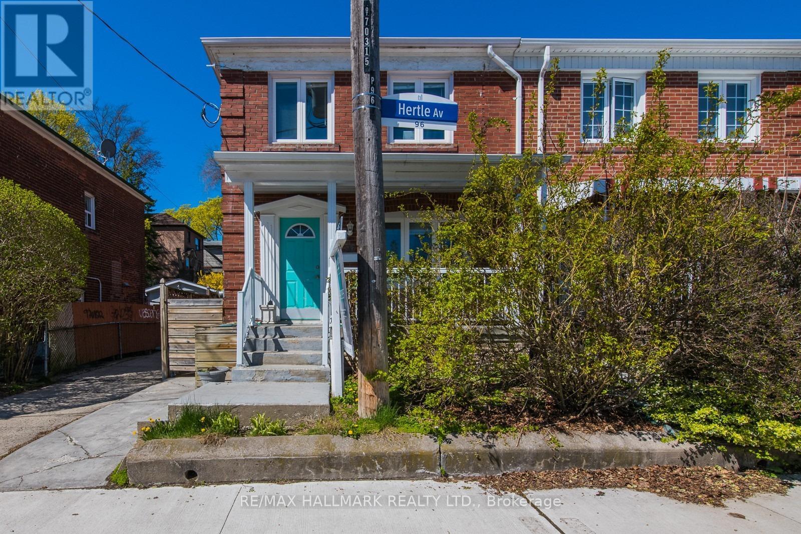 Upper - 96 Hertle Avenue, Toronto, Ontario  M4L 2T4 - Photo 21 - E12863116