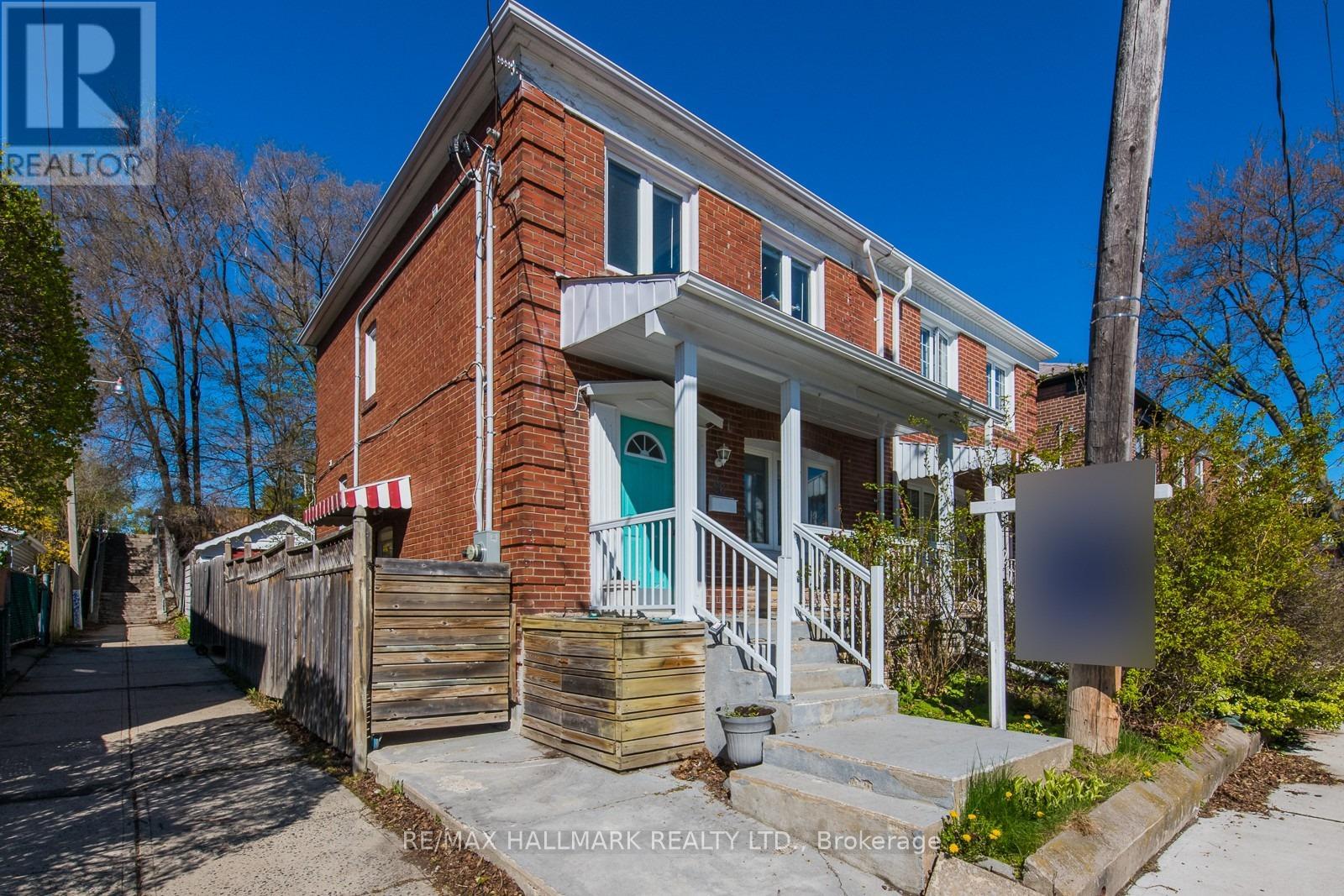 Upper - 96 Hertle Avenue, Toronto, Ontario  M4L 2T4 - Photo 28 - E12863116