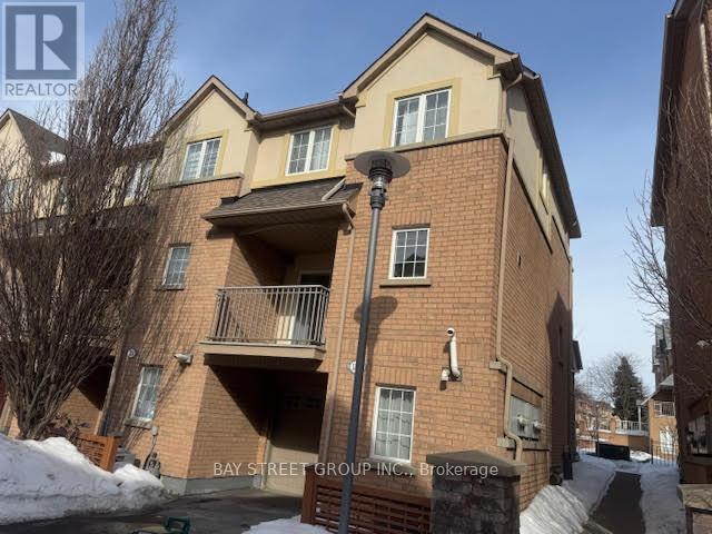 156 Legends Way, Markham, Ontario  L3R 6A6 - Photo 2 - N12839102