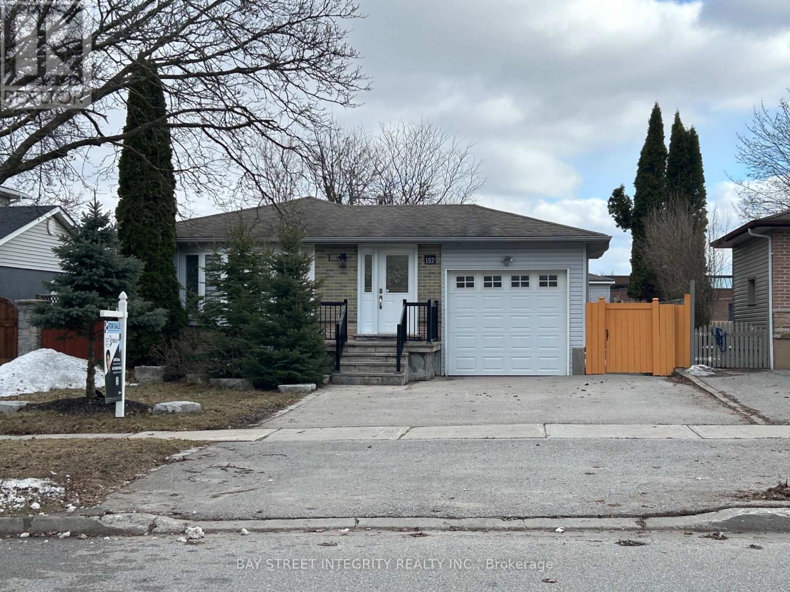 157 ORCHARD HEIGHTS BOULEVARD, Aurora, Ontario