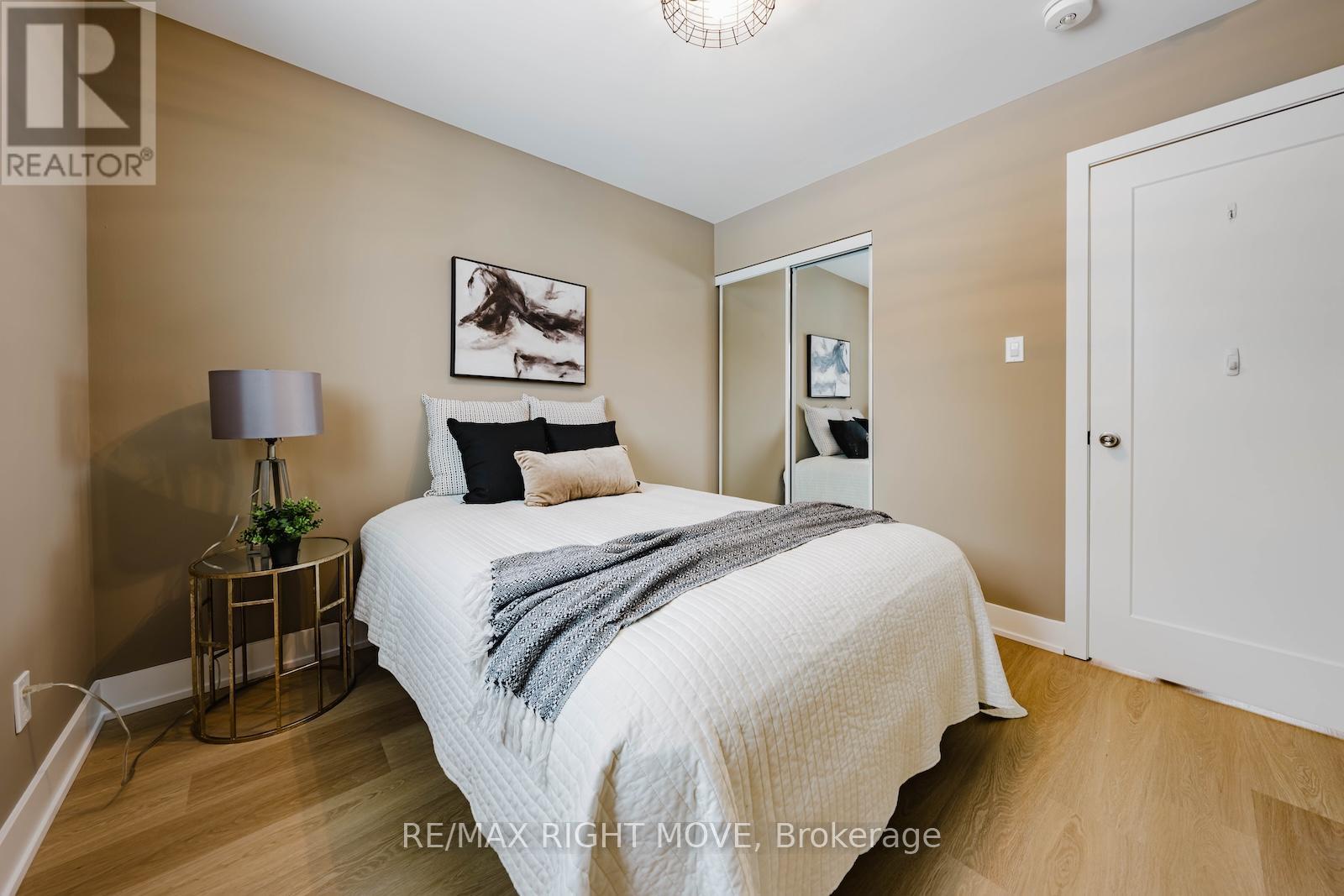 198 Rose Street, Barrie (Wellington), Ontario  L4M 2T9 - Photo 7 - S12810320