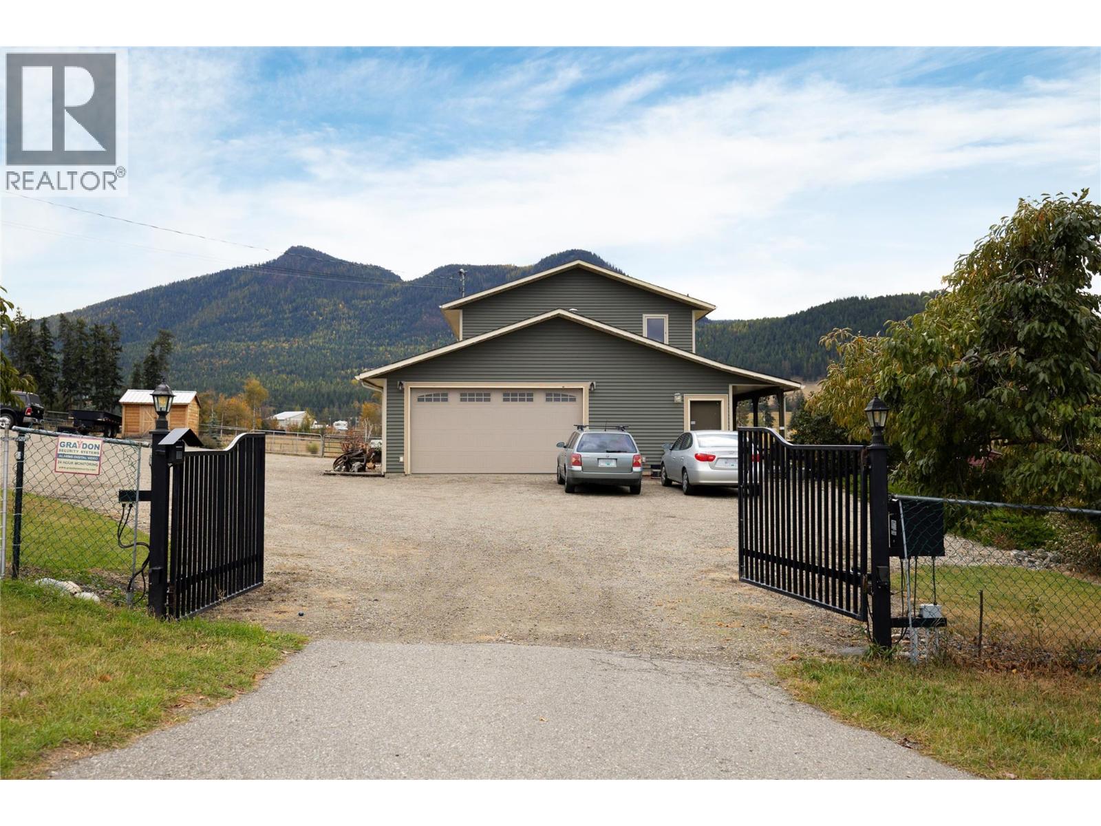 5432 Rochdell Road, Coldstream, British Columbia  V1B 3E8 - Photo 4 - 10375950