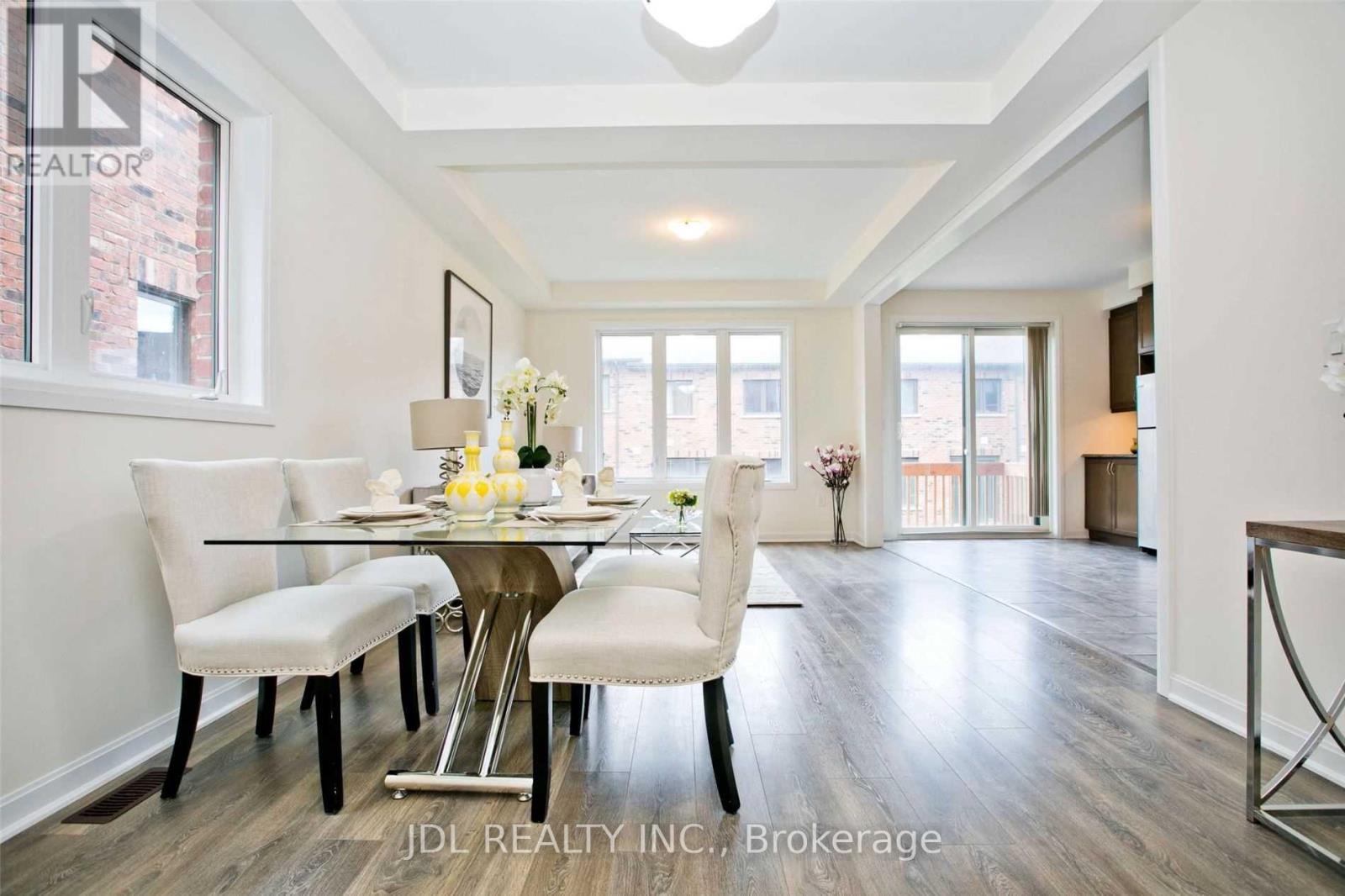 16 Casely Avenue, Richmond Hill, Ontario  L4S 0K3 - Photo 4 - N12878068