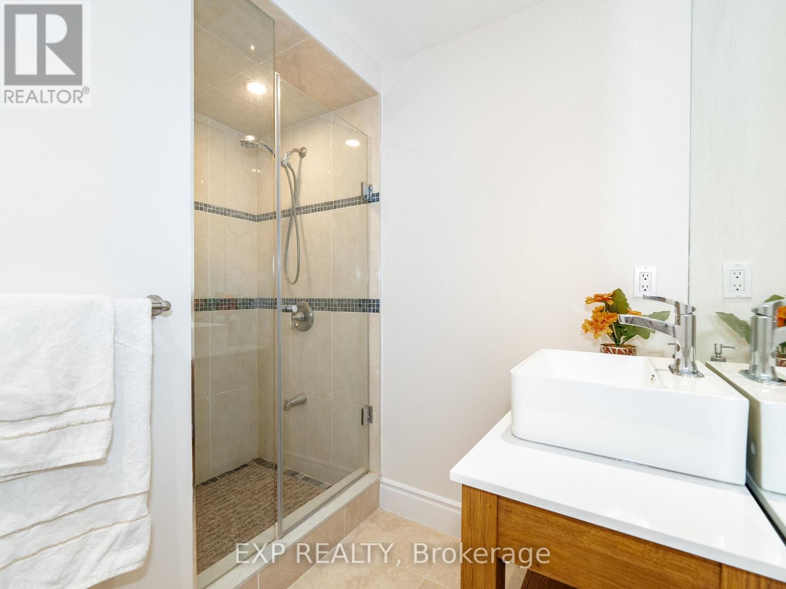 249 Boake Trail, Richmond Hill, Ontario  L4B 4B4 - Photo 35 - N12878074