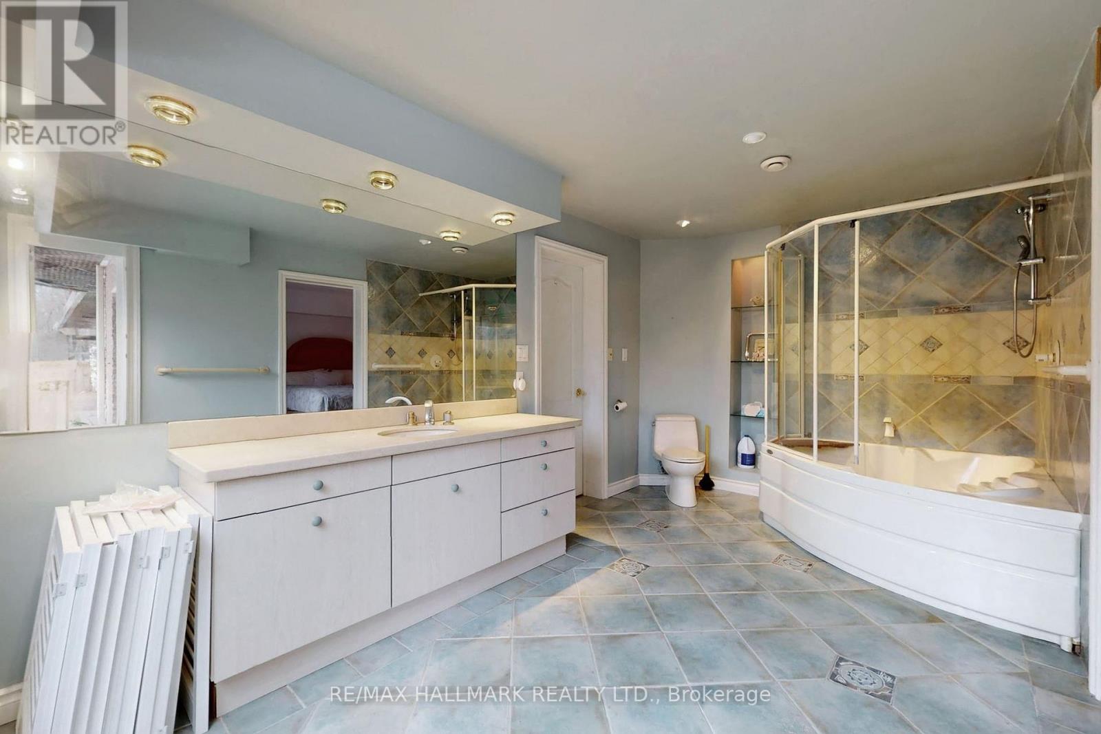 18381 Mccowan Road, East Gwillimbury, Ontario  L0G 1M0 - Photo 46 - N12878160