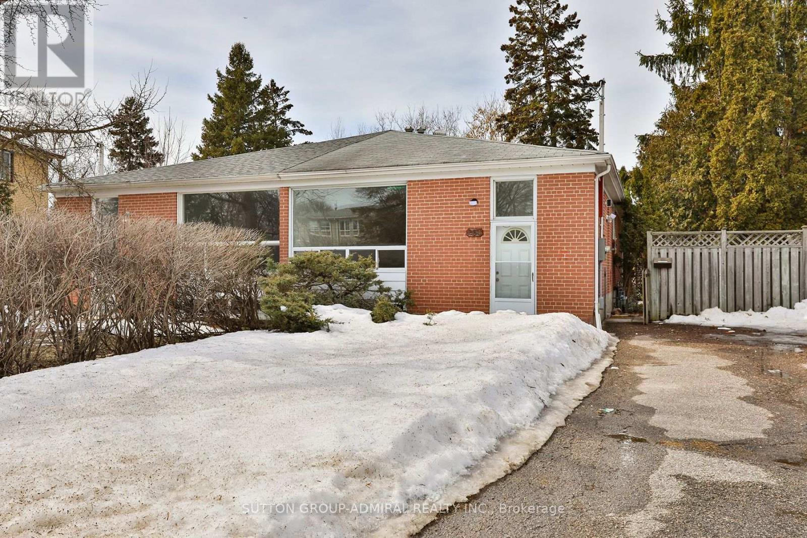 264 MCCONVEY DRIVE, Richmond Hill, Ontario