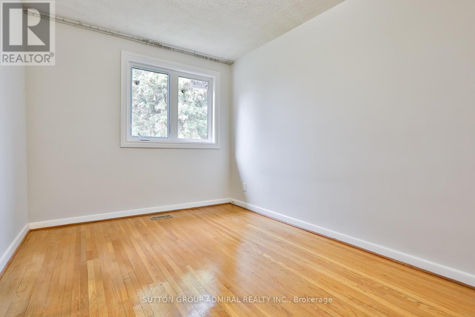 264 Mcconvey Drive, Richmond Hill (Crosby), Ontario  L4C 3K2 - Photo 11 - N12878162