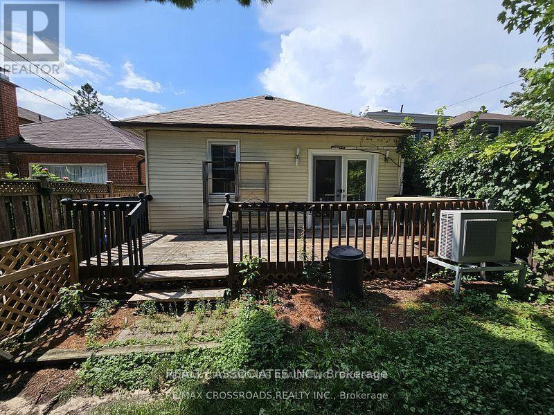 -Main - 33 Branstone Road, Toronto, Ontario  M6E 4E3 - Photo 18 - W12878024