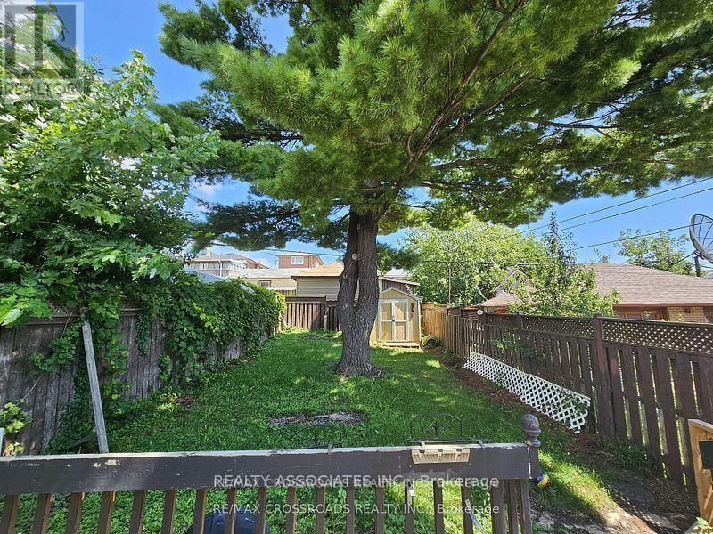 -Main - 33 Branstone Road, Toronto, Ontario  M6E 4E3 - Photo 19 - W12878024