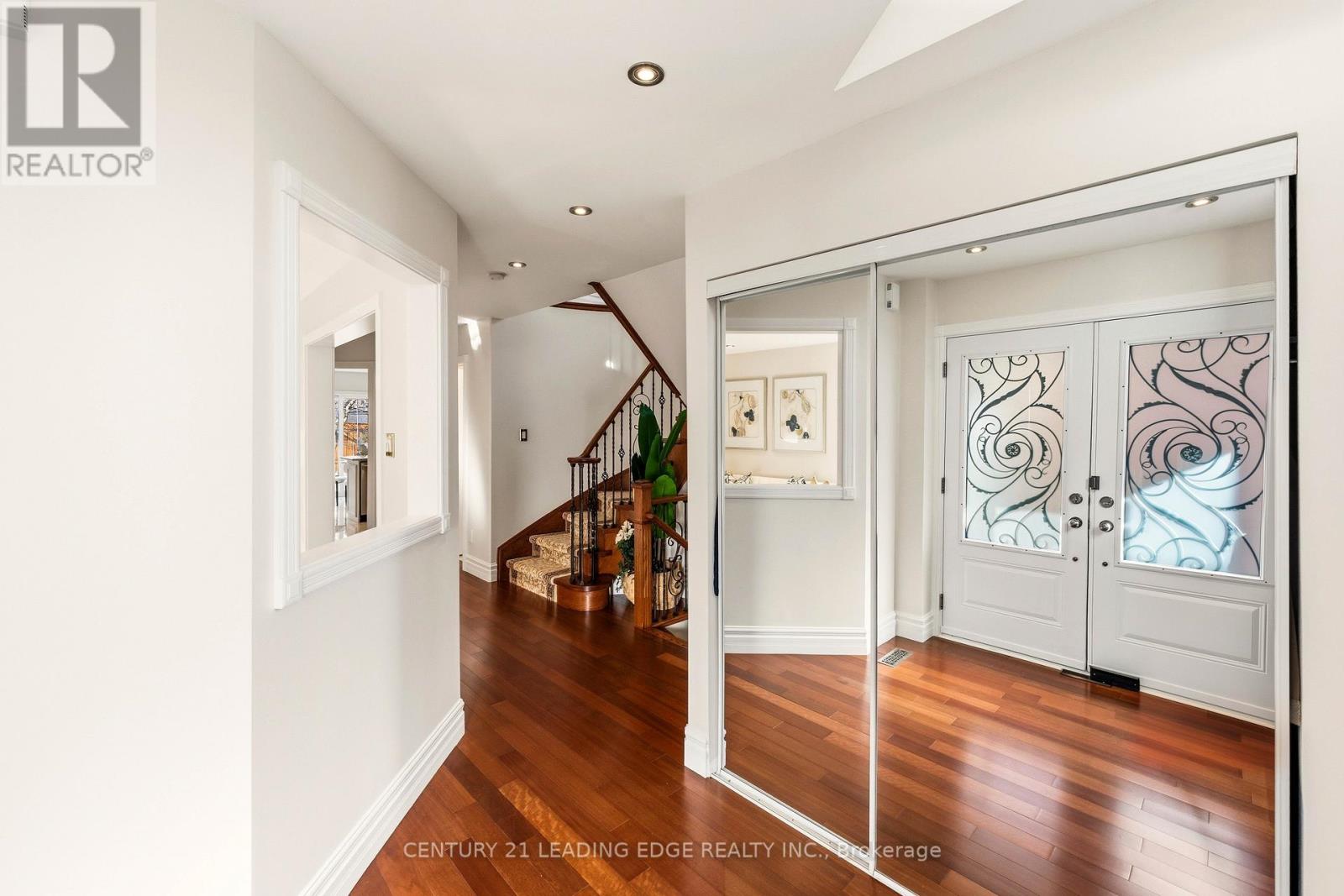 3295 Coralbean Place, Mississauga, Ontario  L5N 6X8 - Photo 3 - W12878064