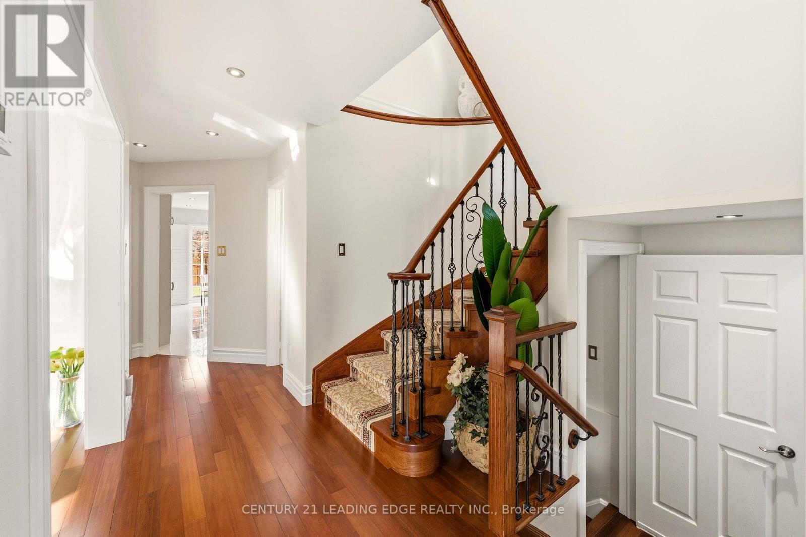 3295 Coralbean Place, Mississauga, Ontario  L5N 6X8 - Photo 4 - W12878064