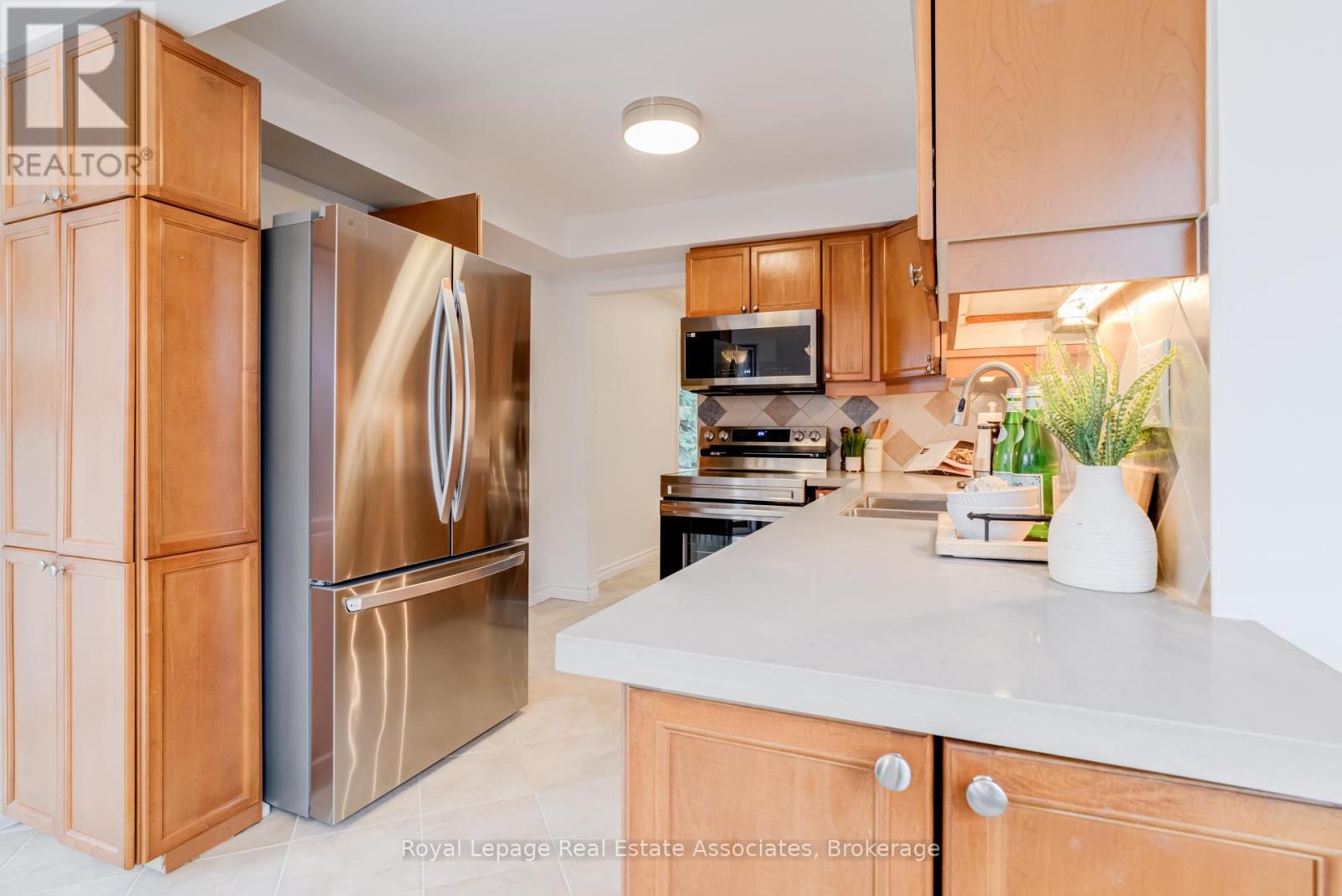 3114 Dalehurst Drive, Mississauga, Ontario  L5N 6M9 - Photo 10 - W12878080