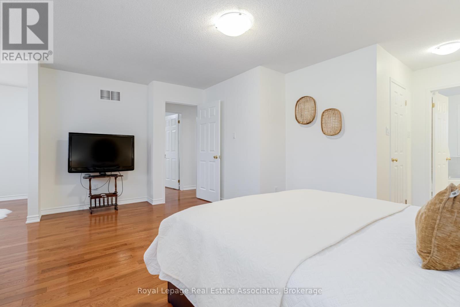 3114 Dalehurst Drive, Mississauga, Ontario  L5N 6M9 - Photo 19 - W12878080