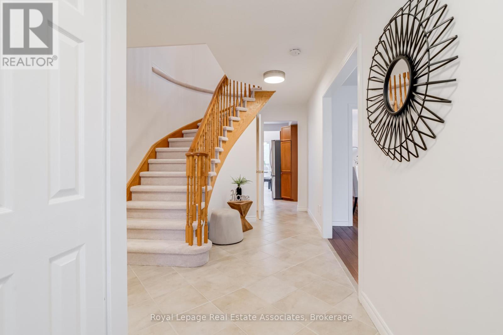 3114 Dalehurst Drive, Mississauga, Ontario  L5N 6M9 - Photo 2 - W12878080