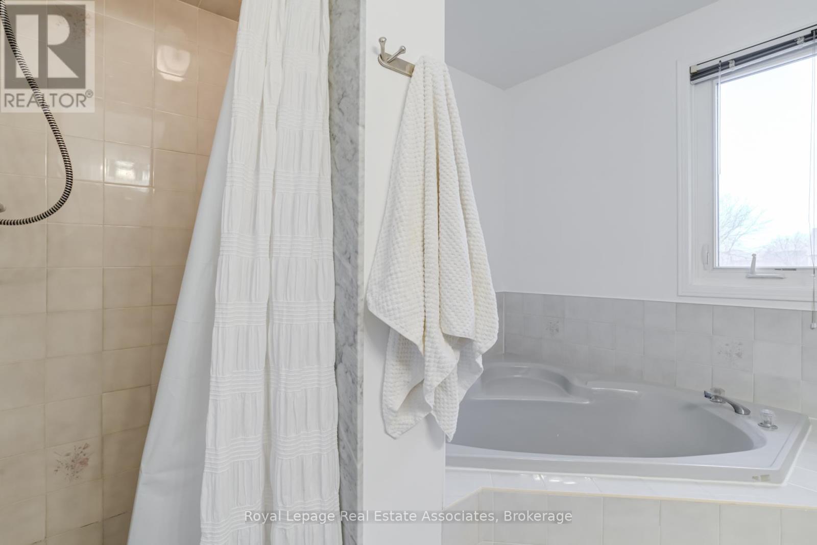 3114 Dalehurst Drive, Mississauga, Ontario  L5N 6M9 - Photo 24 - W12878080