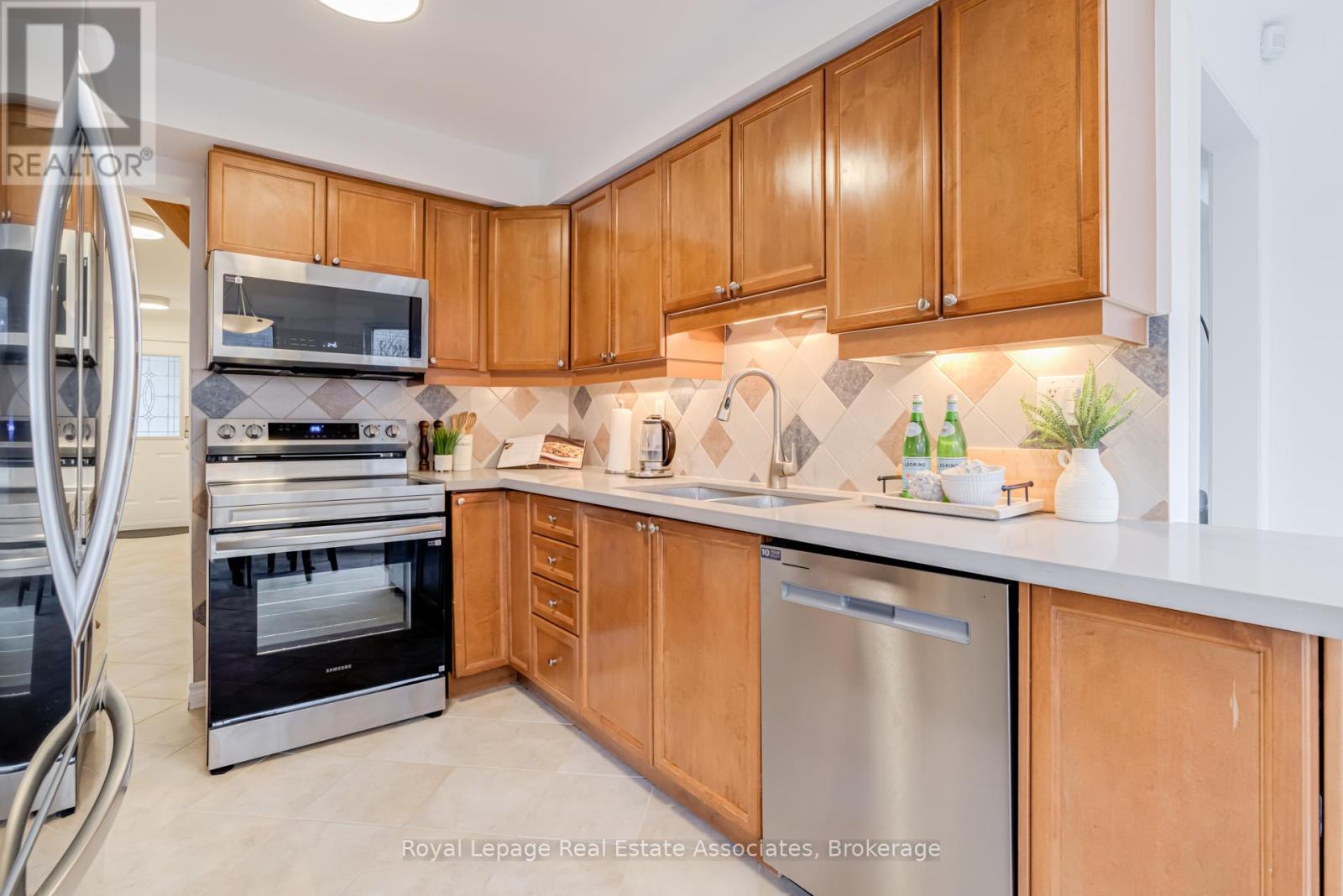 3114 Dalehurst Drive, Mississauga, Ontario  L5N 6M9 - Photo 8 - W12878080