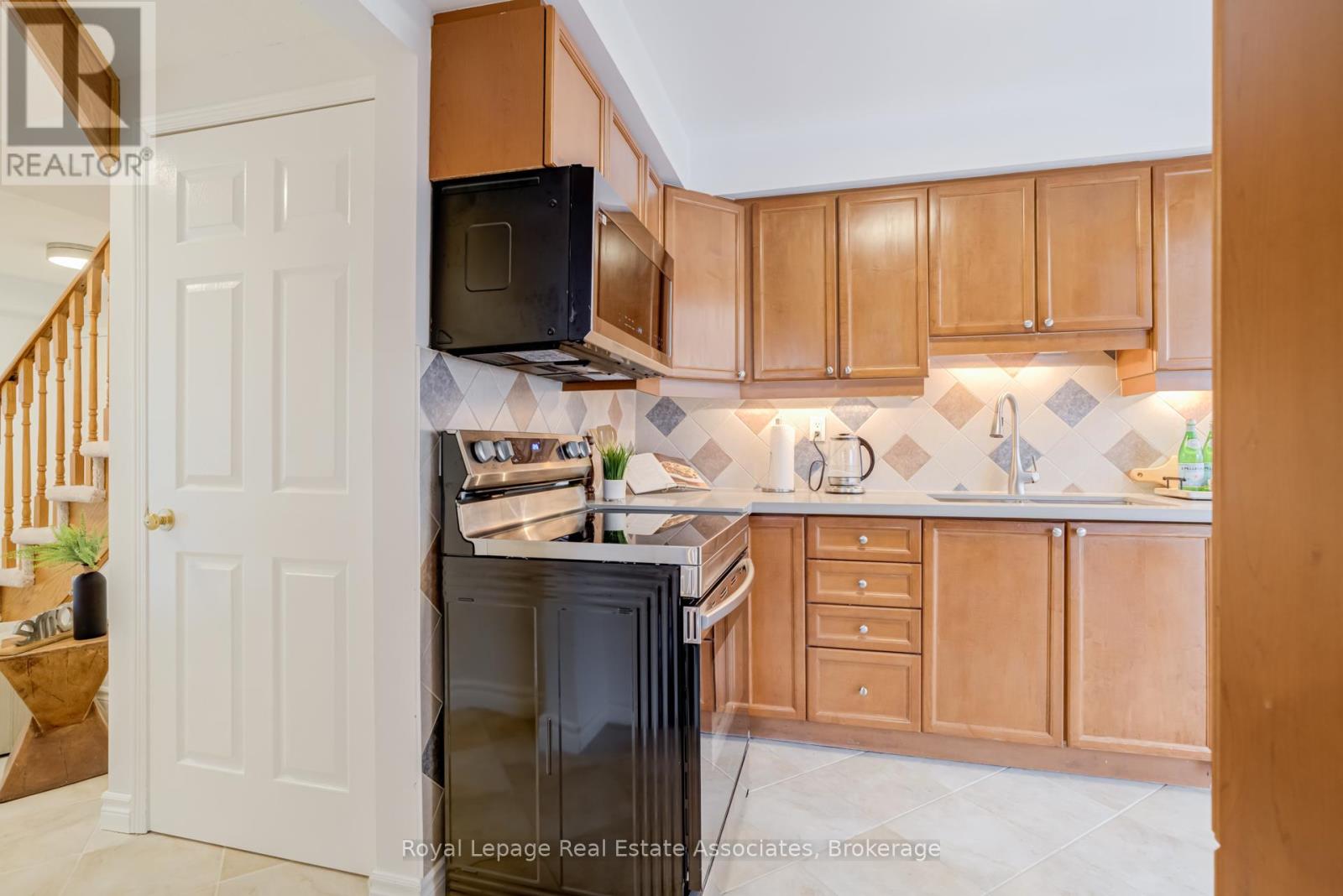 3114 Dalehurst Drive, Mississauga, Ontario  L5N 6M9 - Photo 9 - W12878080