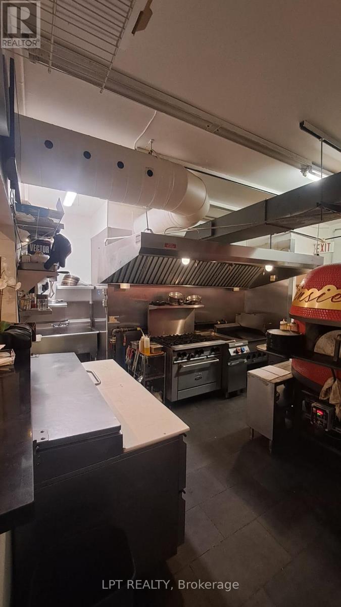 122 Atlantic Avenue, Toronto (South Parkdale), Ontario  M6K 1X9 - Photo 4 - W12878116